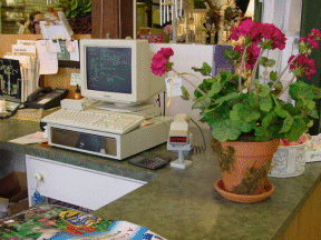 Terminal with Cash Drawer